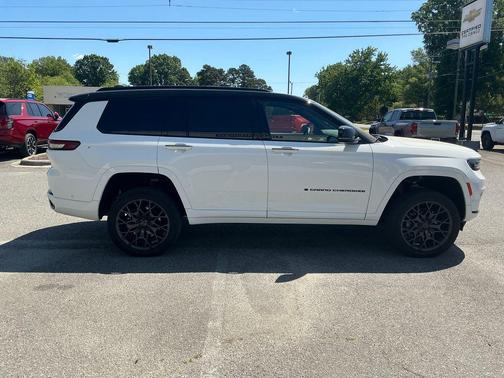 Bright White Clearcoat 2023 Jeep Grand Cherokee L Summit Reserve