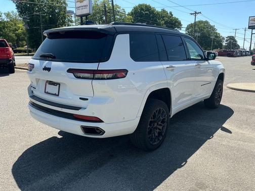 Bright White Clearcoat 2023 Jeep Grand Cherokee L Summit Reserve