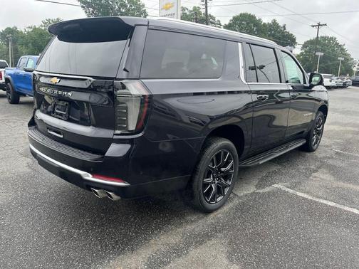2025 Chevrolet Suburban 4WD High Country