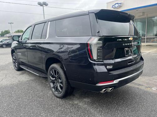 2025 Chevrolet Suburban 4WD High Country