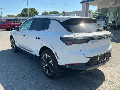 Summit White 2025 Chevrolet Equinox EV LT