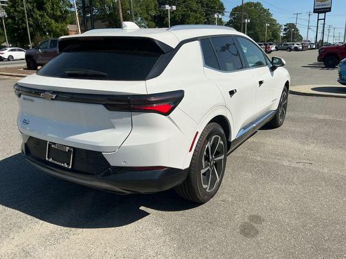 Summit White 2025 Chevrolet Equinox EV LT