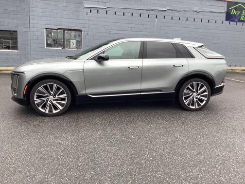 2024 Cadillac LYRIQ Luxury