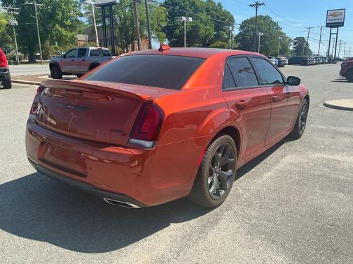 2021 Chrysler 300 S