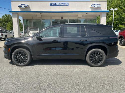 Mosaic Black Metallic 2026 Chevrolet Traverse LT