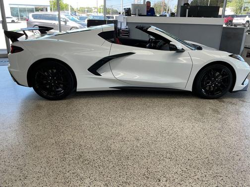 Arctic White 2026 Chevrolet Corvette Stingray w/2LT