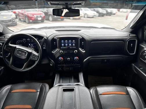 White 2022 GMC Sierra 1500 Limited AT4