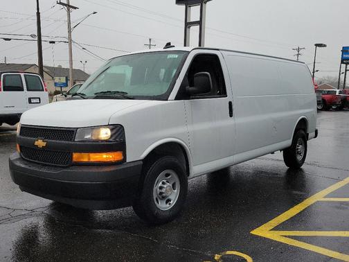 2025 Chevrolet Express 3500 Work Van