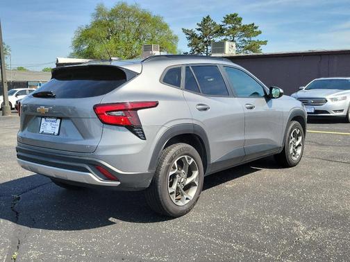 Gray 2024 Chevrolet Trax LT