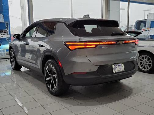 2026 Chevrolet Equinox EV LT 1