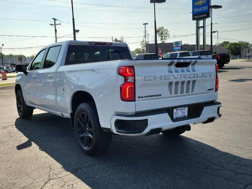 Summit White 2026 Chevrolet Silverado 1500 RST