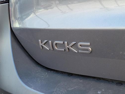 2025 Nissan Kicks S
