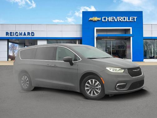 2023 Chrysler Pacifica Hybrid Touring L