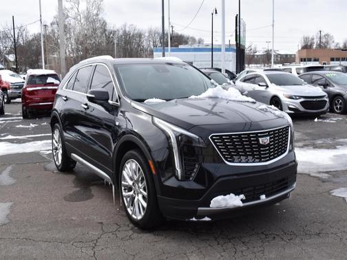2023 Cadillac XT4 Premium Luxury