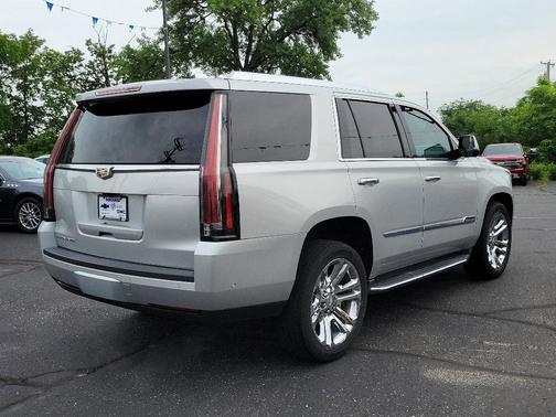 2017 Cadillac Escalade Luxury
