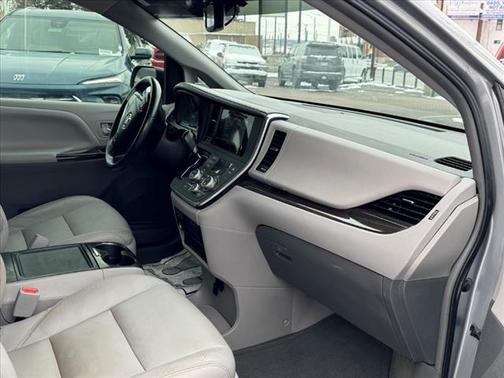 2015 Toyota Sienna XLE
