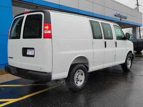 2025 Chevrolet Express 3500 Work Van