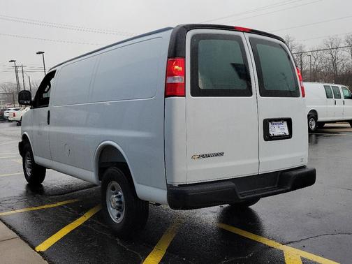 2025 Chevrolet Express 3500 Work Van