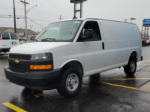 2025 Chevrolet Express 3500 Work Van