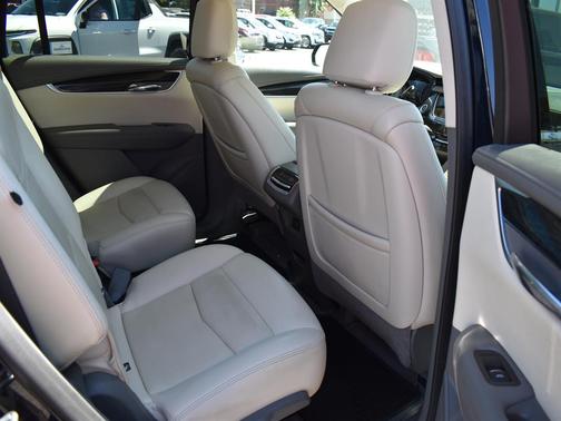 2021 Cadillac XT6 Premium Luxury FWD
