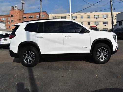 2024 GMC Acadia AT4