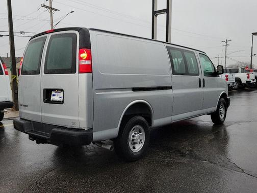 2025 Chevrolet Express 3500 Work Van