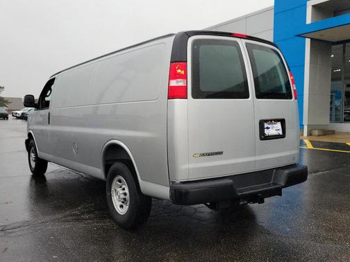 2025 Chevrolet Express 3500 Work Van