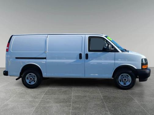 2023 GMC Savana 2500 Work Van