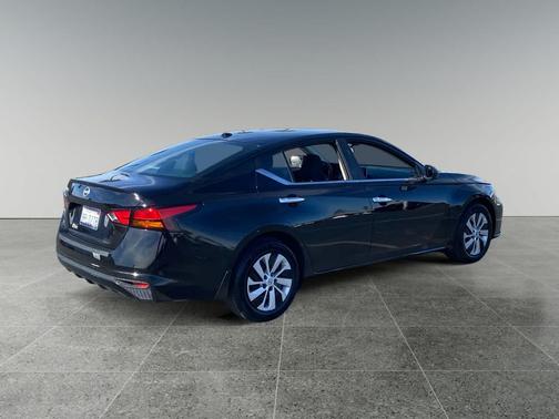 2025 Nissan Altima S FWD