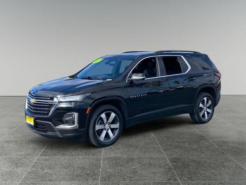 Mosaic Black Metallic 2023 Chevrolet Traverse LT Leather
