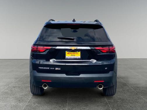 Mosaic Black Metallic 2023 Chevrolet Traverse LT Leather