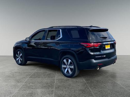 Mosaic Black Metallic 2023 Chevrolet Traverse LT Leather