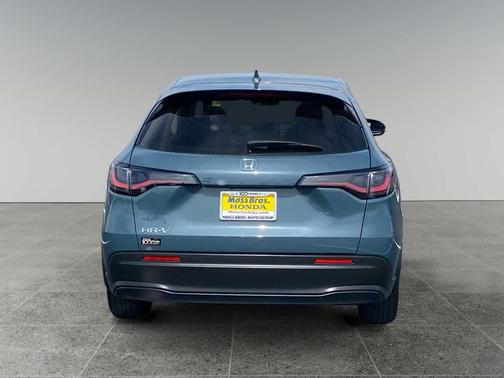 Modern Steel Metallic 2024 Honda HR-V LX