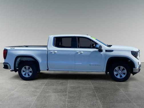 Summit White 2023 GMC Sierra 1500 SLE