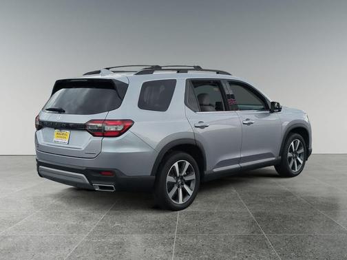 2024 Honda Pilot Touring 8-Passenger