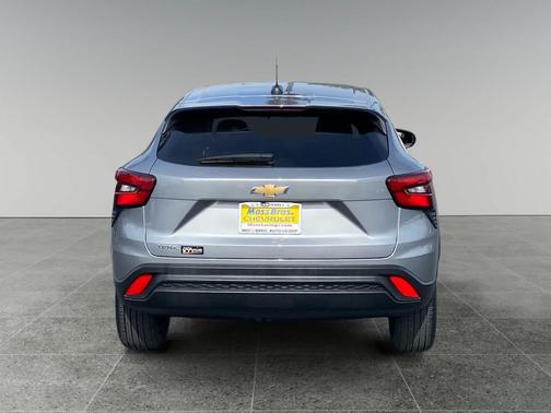 Sterling Gray Metallic 2025 Chevrolet Trax LS