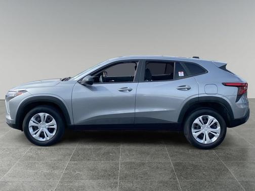 Sterling Gray Metallic 2025 Chevrolet Trax LS