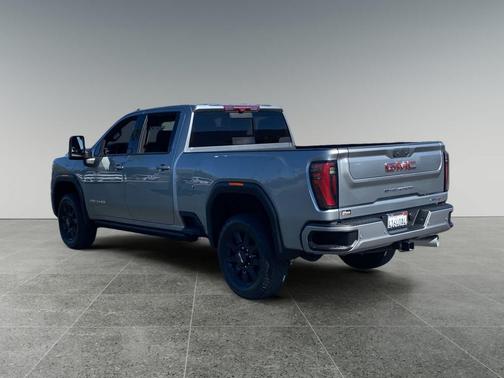 Sterling Metallic 2024 GMC Sierra 2500 AT4