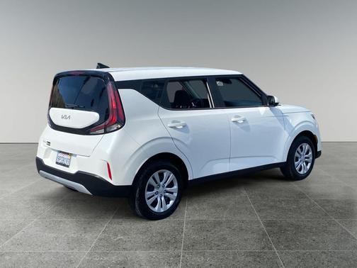 Snow White Pearl 2025 Kia Soul LX
