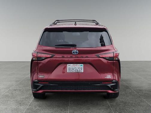 2021 Toyota Sienna XSE 7 Passenger