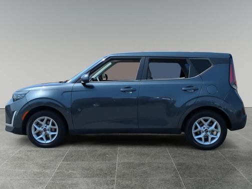 Gravity Gray 2023 Kia Soul LX