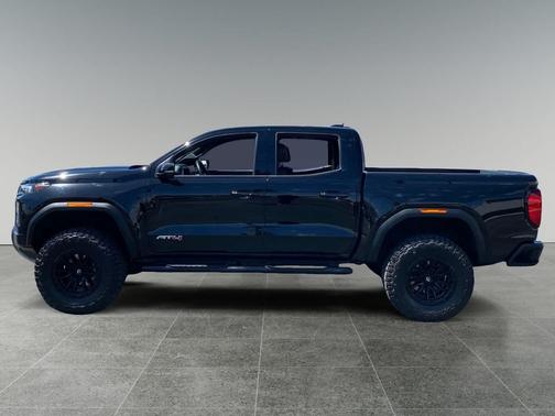 Onyx Black 2024 GMC Canyon AT4