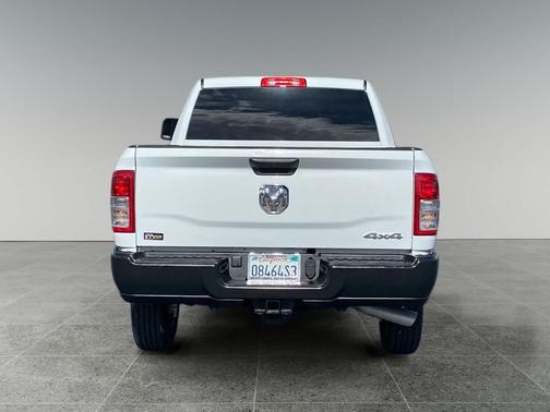 2022 RAM 2500 Tradesman Crew Cab 4x4 6'4' Box