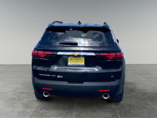 Mosaic Black Metallic 2023 Chevrolet Traverse LT Cloth