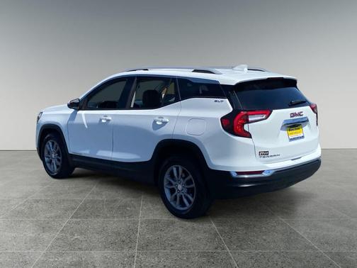 Summit White 2024 GMC Terrain SLT