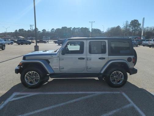 Photo 4 of 28 of 2020 Jeep Wrangler Unlimited Sahara