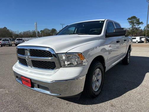 2023 RAM 1500 Classic SLT Crew Cab 4x2 57' Box