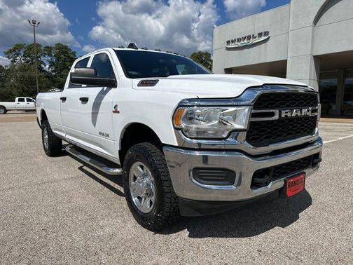 2022 RAM 3500 Tradesman Crew Cab 4x4 8 Box