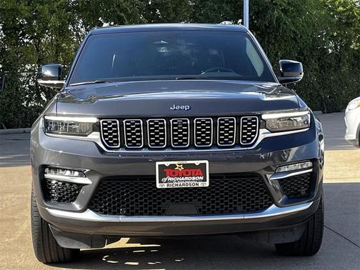 2022 Jeep Grand Cherokee Summit