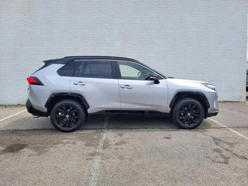 2023 Toyota RAV4 Hybrid SE